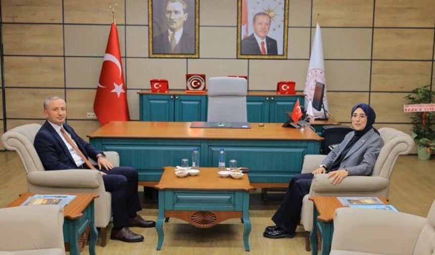 AK Parti Şanlıurfa Milletvekili Cevahir Asuman Yazmacı'dan İl Milli Eğitim Müdürü Hasan Kökrek'e Ziyaret