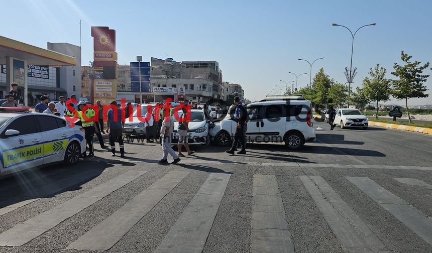 Şanlıurfa’da zincirleme kaza: 3 araç çarpıştı, 3 kişi yaralandı