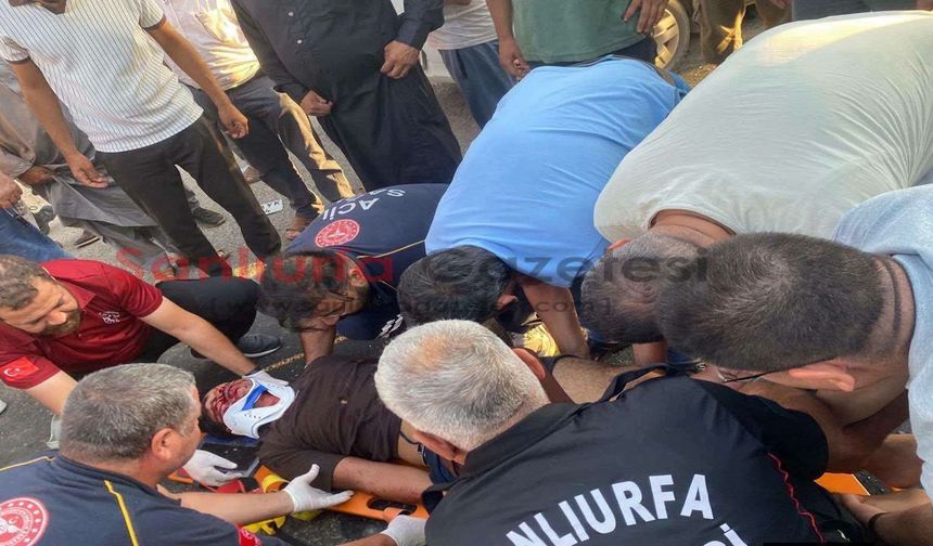 Şanlıurfa’da Motosiklet Otomobile Çarptı: 1’i Ağır 2 Yaralı