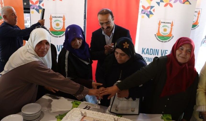 Şanlıurfa’da Üç Kuşak Bir Araya Geldi, Aynı Sofrada Buluştu