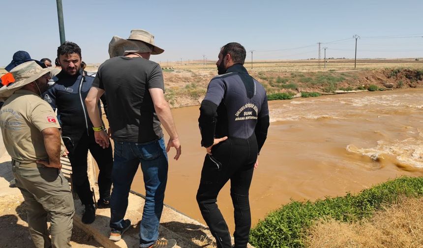 Şanlıurfa’da Dereye uçan otomobilin sürücüsü Suriye’de aranıyor!