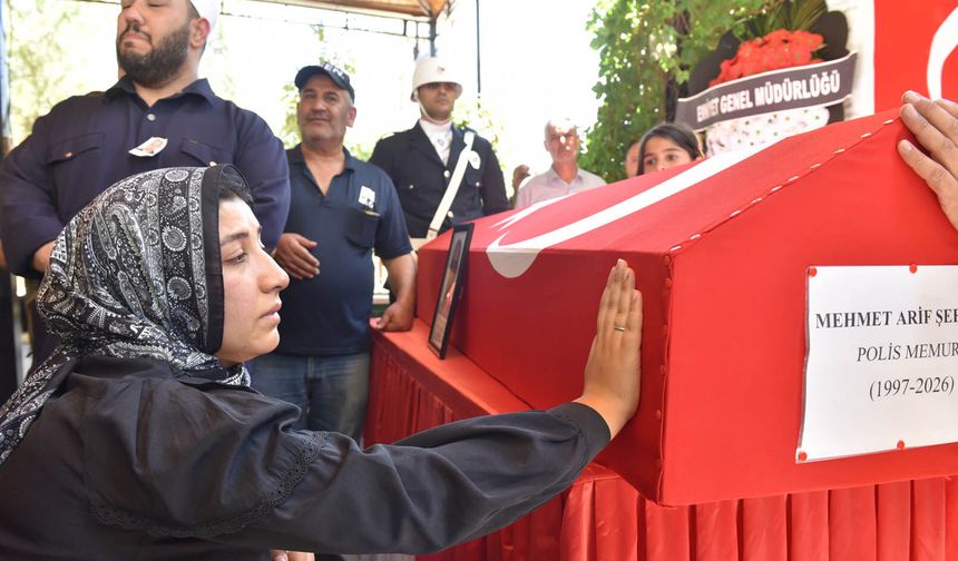 Muğla'daki kazada hayatını kaybeden polis memuru Şanlıurfa'da toprağa verildi!