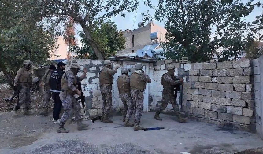 Komşuda uyuşturucu alarmı: 257 kişi gözaltına alındı!