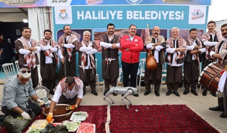 TEKNOFEST'te çiğ köfte sürprizi: Canpolat Şanlıurfa'nın lezzetini tanıttı