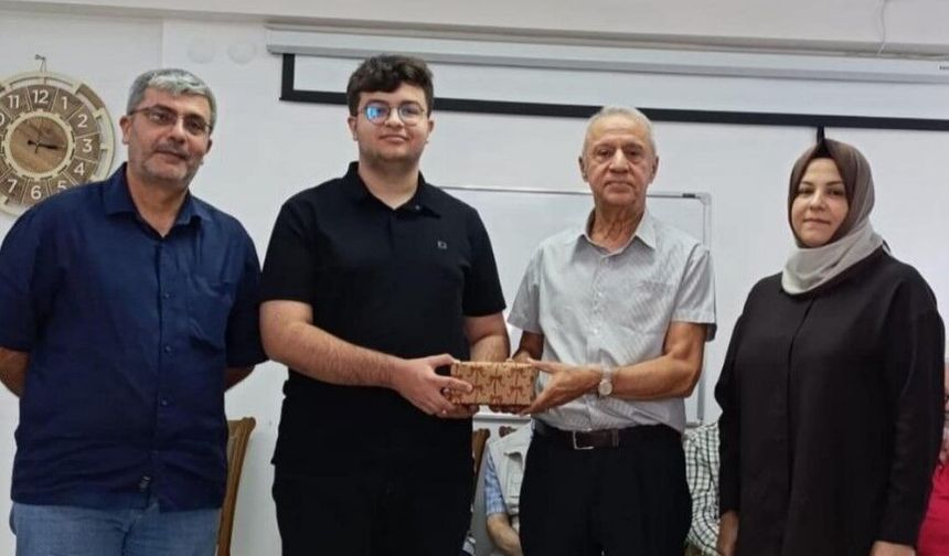 YKS Şampiyonu Miraç Koşar tercihini yaptı: Şanlıurfa Vakfı'ndan tam destek