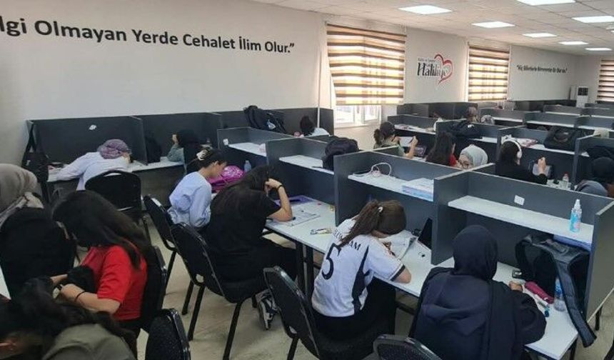 Şanlıurfa'da okumak öğrencilerden destek o belediyeden: "Ücretsiz"