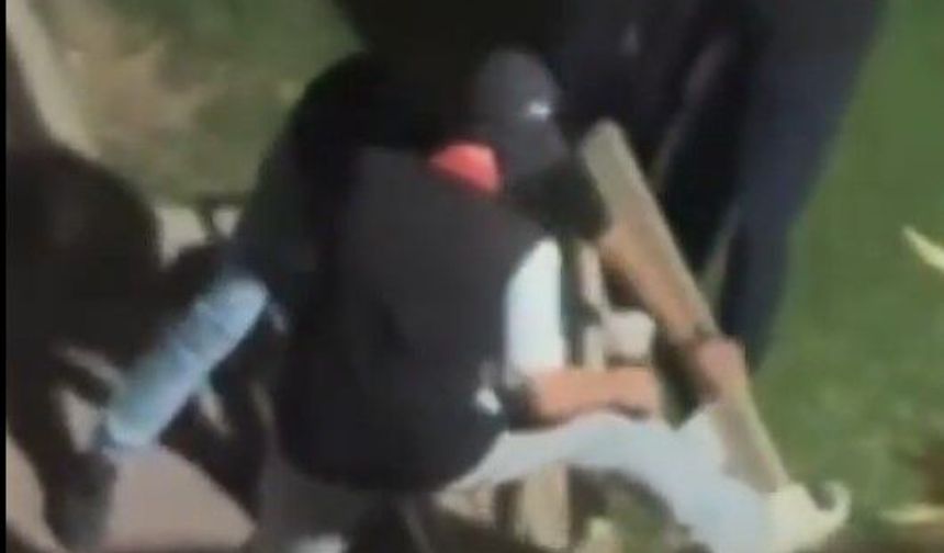 Şanlıurfa’da parkta tepki çeken anlarda kameralar kayıttaydı: "Gençlik çürümüş dedirtti!"