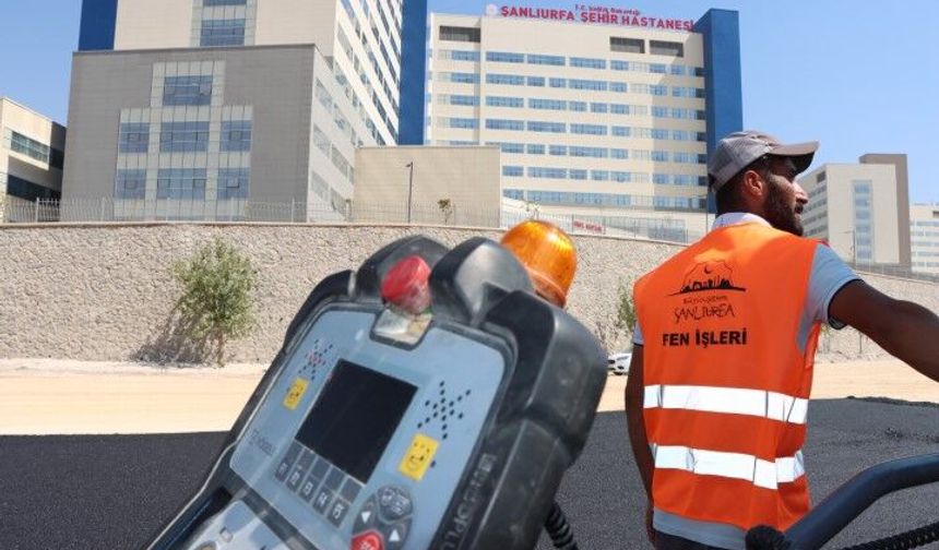 Şanlıurfa’da Şehir Hastanesi İçin Kritik Adım! Asfalt Serimi Başladı