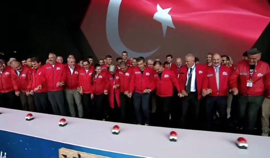 Şanlıurfa’da TEKNOFEST Açılışında Renkli Görüntüler! Protokol Halay Çekti