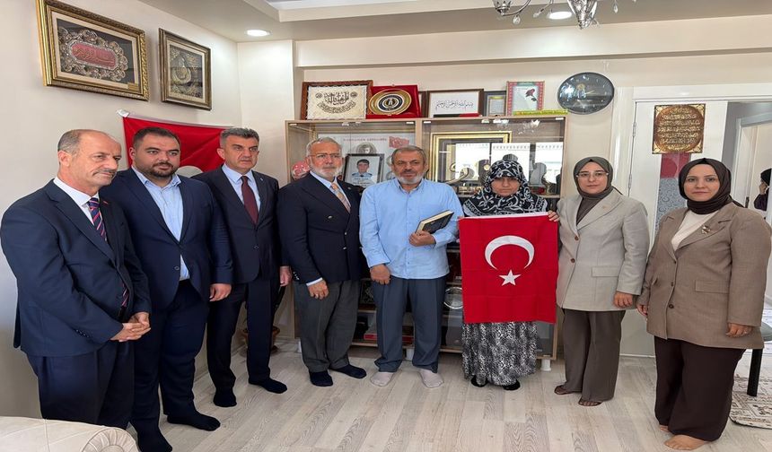 AK Parti heyetinden, Şanlıurfa şehidinin ailesine vefa ziyareti