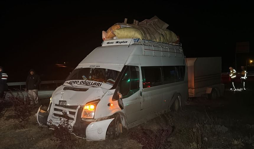 Şanlıurfalı tarım işçileri Ankara yolunda kaza yaptı: Yaralılar var!