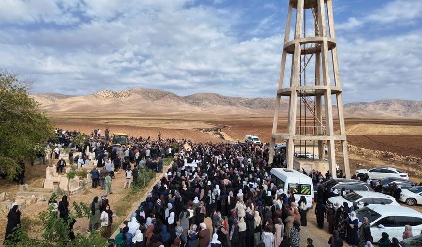 Aynı aileden 6 cana acı veda; Mardin Nusaybin'de 4 çocuk anneleri ile yan yana defnedildi!