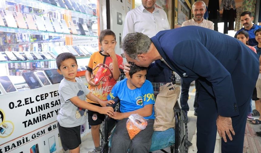 Şanlıurfalı başkan makamda değil sahada engelleri kaldırıp yerine gönül köprüleri kuruyor