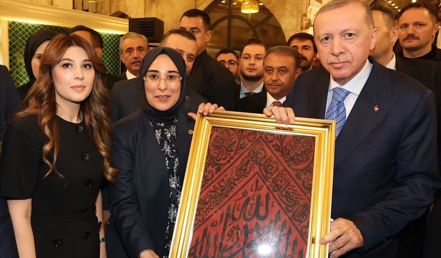 Cumhurbaşkanı Erdoğan Şanlıurfa’da Cevahir Han’da Ağırlandı