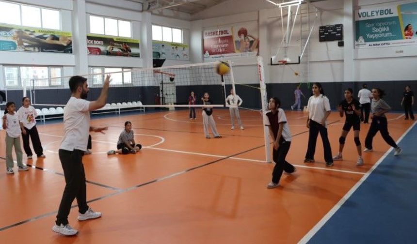 Şanlıurfa’da Çocuklar Sahaya İndi: Üç Branşta Eğitim Başladı
