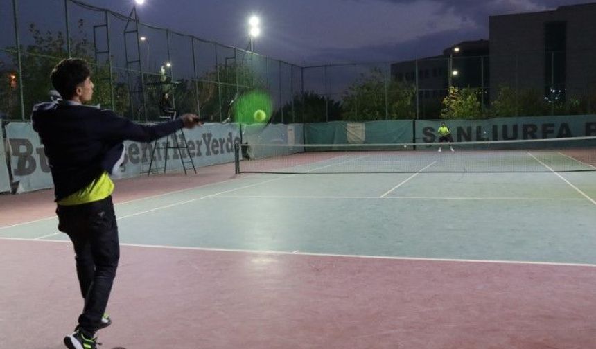 Şanlıurfa’da Kortlarda Cumhuriyet Heyecanı: 140 Sporcu Mücadeleye Başladı