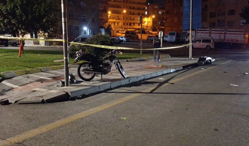 Şanlıurfa’da Gece Yarısı Faciayla Bitti! Motosiklet Sürücüsü Hayatını Kaybetti