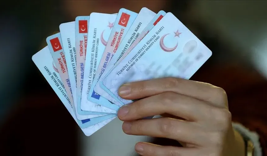 Kimlik, Ehliyet, Ruhsat... belgesini kaybeden yandı: 2026 Yenileme ücretleri dikkat çekti!