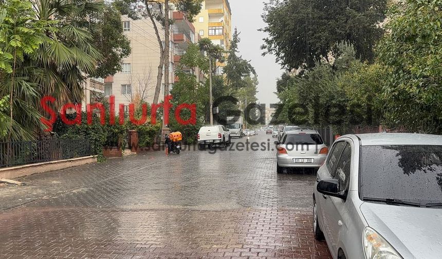 Suriye'den gelen toz suyla birleşti, Şanlıurfa'da yağmur değil çamur yağdı; İşte 5 günlük hava durumu