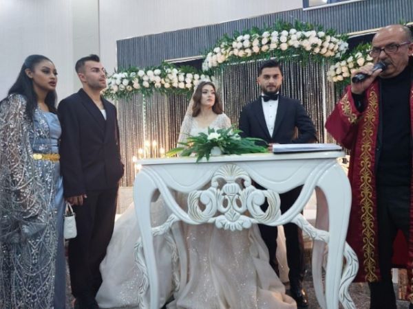 Galatasaraylı Yıldız Düğünde Halaya Durdu!1