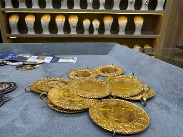 Altın Fiyatları 2025'Te Yükselmeye Devam Edecek Murat Polat, Talebin Artacağını Öngörüyor1