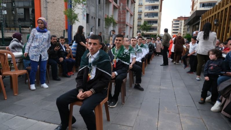 Onikişubat’ta Özel Bireylere Anlamlı Asker Töreni-1