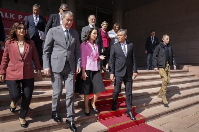 Chp Ve Dem Parti Zirvesi 2 Saatlik Kritik Görüşme!-1