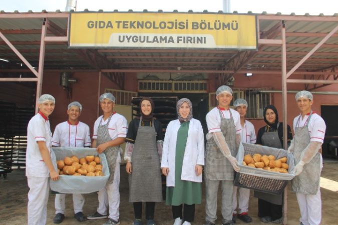 Şanlıurfa’da Liseliler Günde 16 Bin Ekmek Üretiyor!