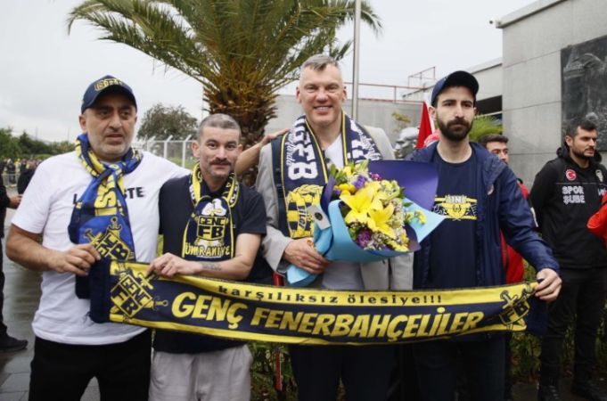 Fenerbahçe Şampiyonlukla Döndü Avrupa’nın En Büyüğü İstanbul’da!