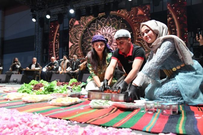 Şanlıurfa, Gül Festivali Finaline Damga Vurdu! (2)-1
