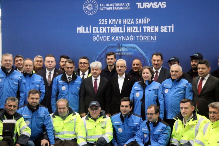 Uraloğlu Türkiye, Hızlı Tren Ve Yüksek Hızlı Trenlerini Kendi İmkanlarıyla Üretecek1