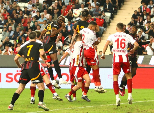 Galatasaray, Antalyaspor'u Ağırlıyor Hedef 3 Puan1