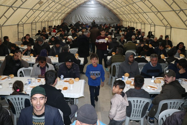 Şanlıurfa Büyükşehir Belediyesi'nden Ramazan Ayında İftar Çadırları1