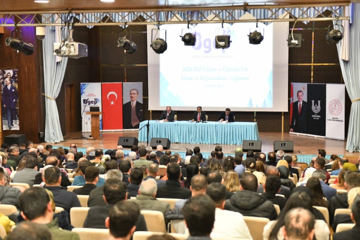 Şanlıurfa'da İl Eğitim Değerlendirme Toplantısı Yapıldı1