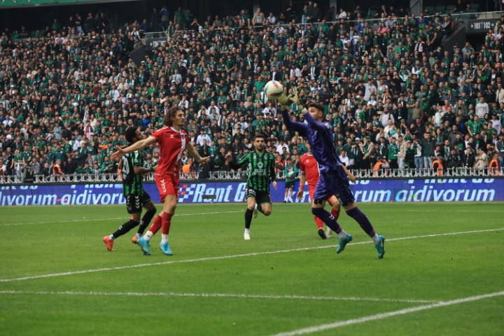 Trendyol 1. Lig’de Sezon Bitti Şampiyon Kocaelispor, Gol Krallığı Paylaşıldı-1
