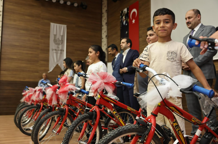 Şanlıurfa’da 1000 Başarılı Öğrenciye Bisiklet Hediyesi!-2