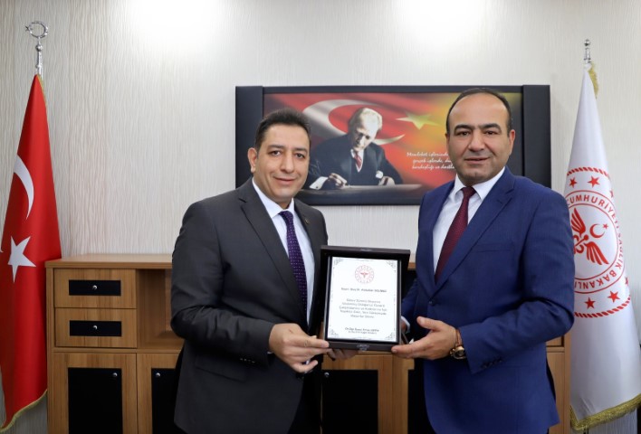 Sağlik Devi̇r Tesli̇mi̇