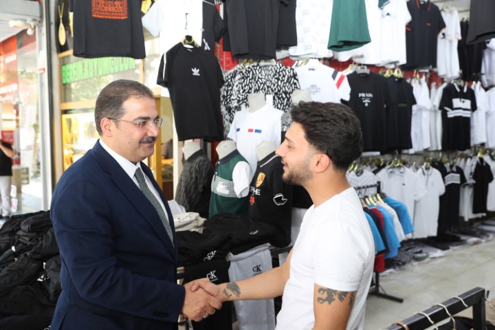 Başkan Canpolat, Açiksu Caddesi̇’nde Esnaf Ve Vatandaşlarla Buluştu (2) (Küçük)