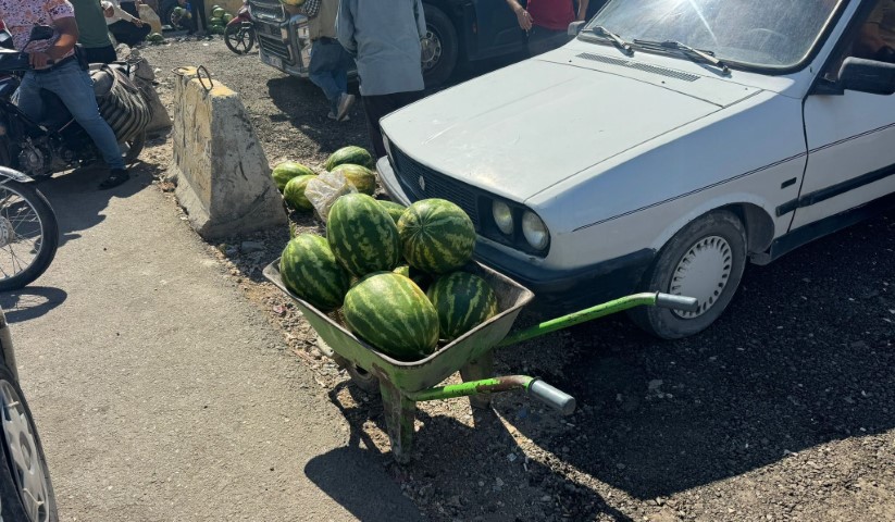 Vatandaşa 27 Ton Karpuz Dağıttı2 (Küçük)