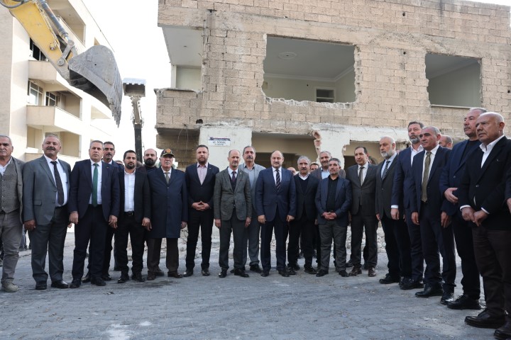 Başkan Gülpinar “Bi̇z Artik Günü Kurtaran Deği̇l, Şehri̇ Geleceğe Hazirlayan Adimlar Atiyoruz” (5) (Küçük)