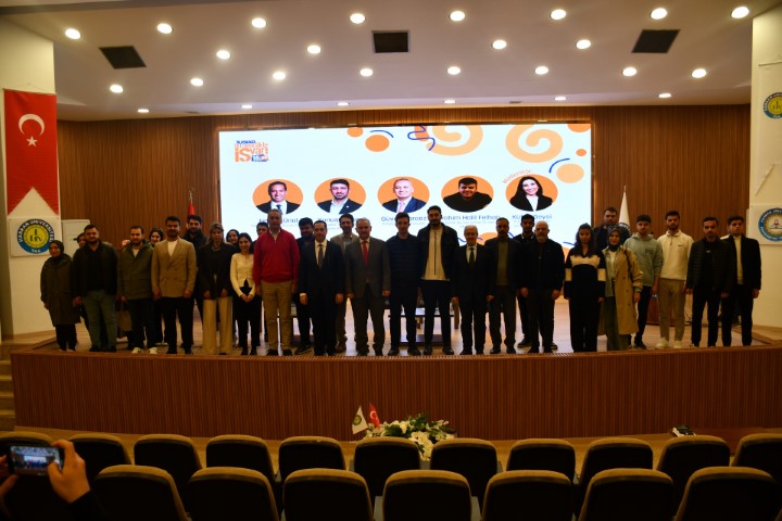 Qe6Tbdsc 6137 (Küçük)