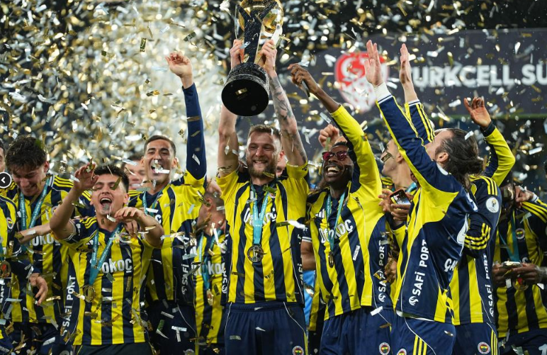 Fenerbahçe Süper Kupa’yı kaldırdı; Galatasaray finalde 2-0 Yenildi!