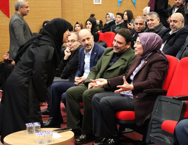 G9Wkaycw0Aasl68 (Küçük)