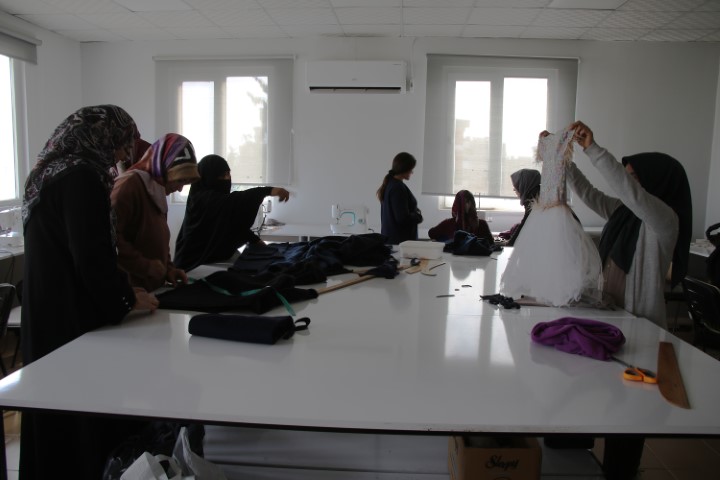 Hali̇li̇ye’den Kadinlara Yöneli̇k Eği̇ti̇m Ve Üreti̇m Odakli Kurslar (2) (Küçük)