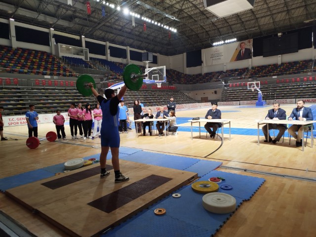 Şanlıurfa’da Okul Sporları Halter Müsabakaları Tamamlandı