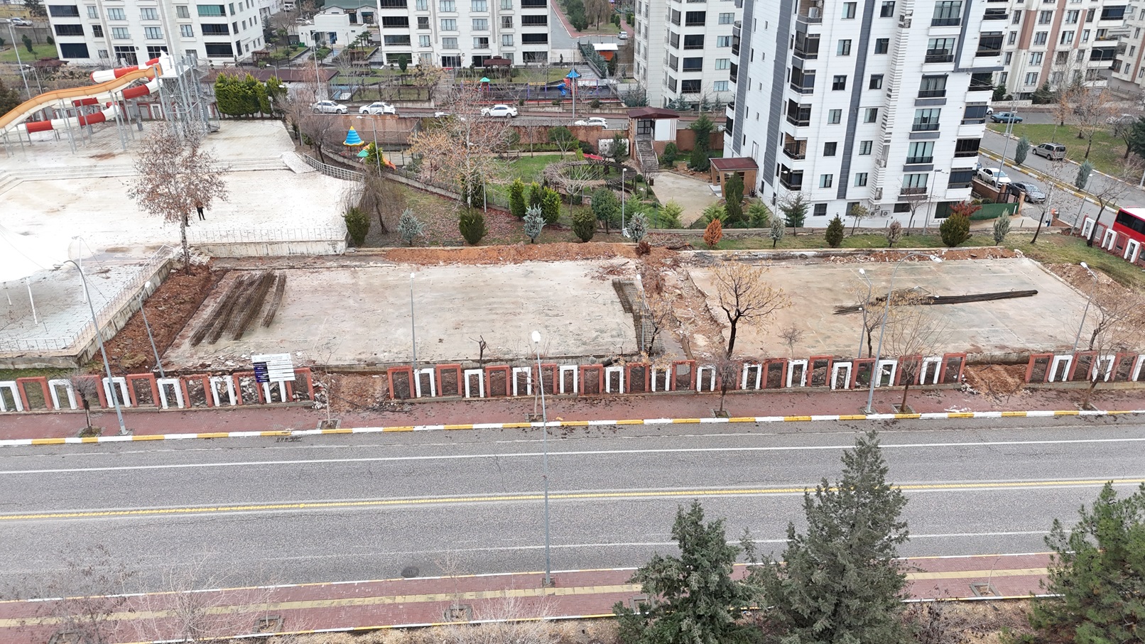 Karaköprü’ye İki̇ Yeni̇ Modern Spor Salonu Yapiliyor (2)