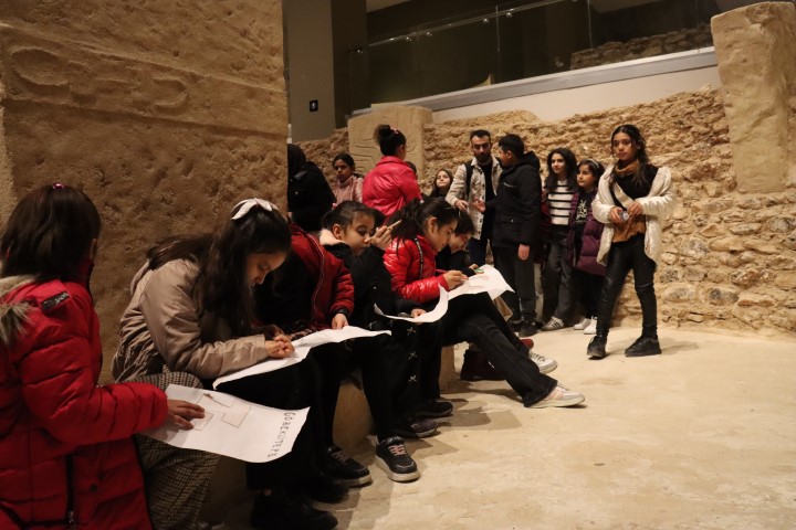 Şanliurfa Büyükşehi̇r Beledi̇yesi̇ Öğrenci̇leri̇ Tari̇hle Buluşturdu (7) (Küçük)