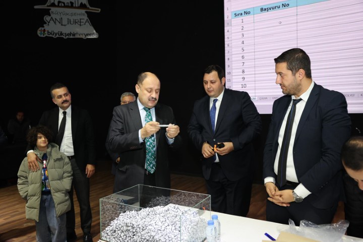 Şanlıurfa Büyükşehir Belediyesi’nde 90 Personel İçin Kura Çekimi Yapıldı!