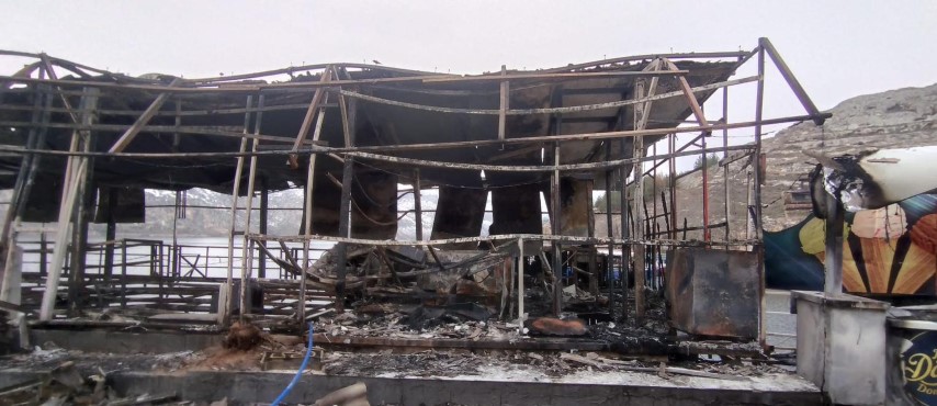 Şanlıurfa Halfeti’de Duba Restoran Yine Alevlere Teslim Oldu (2) (Küçük)
