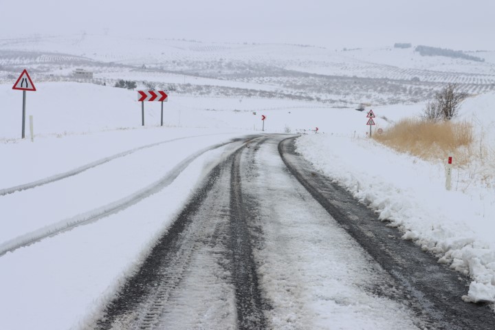 Şanlıurfa’da Grup Yolları Ve Bağlantı Yolları Yeniden Ulaşıma Açıldı (6) (Küçük)